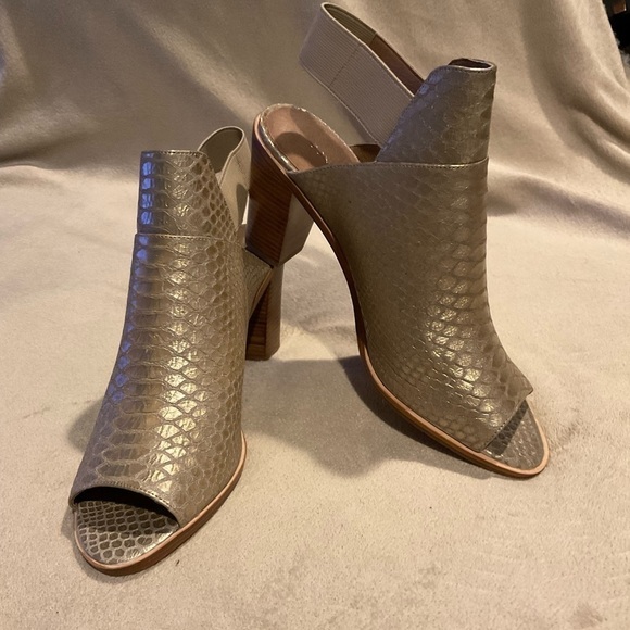 DONALD Pliner Khloe Metallic Python Snakeskin Peep Toe Sandals Booties Sz 9.5 - Picture 1 of 8